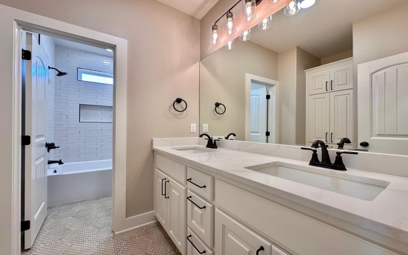 195 Clara Ln, Kilgore, TX 75662, 4 Bedrooms Bedrooms, ,2 BathroomsBathrooms,Residential,For Sale,195 Clara Ln,0,20260448