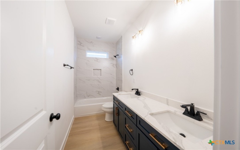 815 Liberty Park Drive, Belton, TX 76513, 4 Bedrooms Bedrooms, ,2 BathroomsBathrooms,Residential,For Sale,815 Liberty Park Drive,0,602337