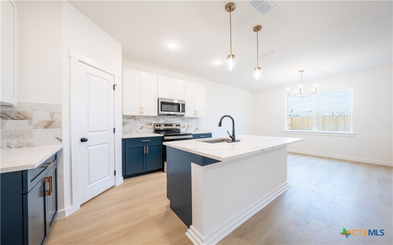 815 Liberty Park Drive, Belton, TX 76513, 4 Bedrooms Bedrooms, ,2 BathroomsBathrooms,Residential,For Sale,815 Liberty Park Drive,0,602337