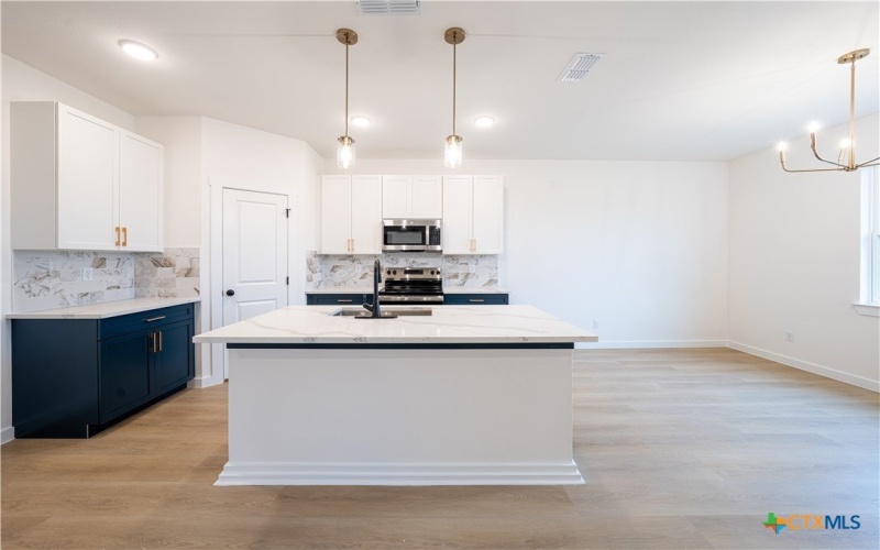 815 Liberty Park Drive, Belton, TX 76513, 4 Bedrooms Bedrooms, ,2 BathroomsBathrooms,Residential,For Sale,815 Liberty Park Drive,0,602337