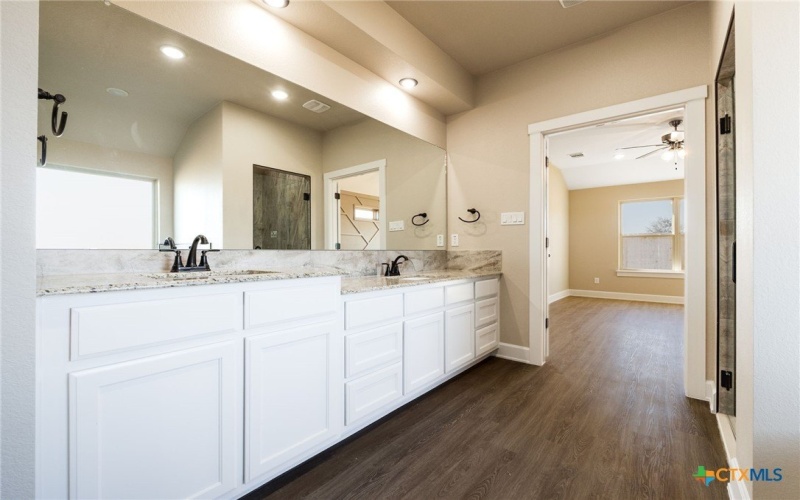 2005 Blackhawk Loop, Belton, TX 76513, 3 Habitaciones Habitaciones , ,2 BañosBaños,Residential,En Venta,2005 Blackhawk Loop,0,602503