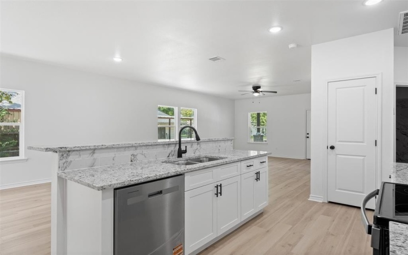 506 2nd Street, Moody, TX 76557, 3 Bedrooms Bedrooms, ,2 BathroomsBathrooms,Residential,For Sale,506 2nd Street,0,21080593