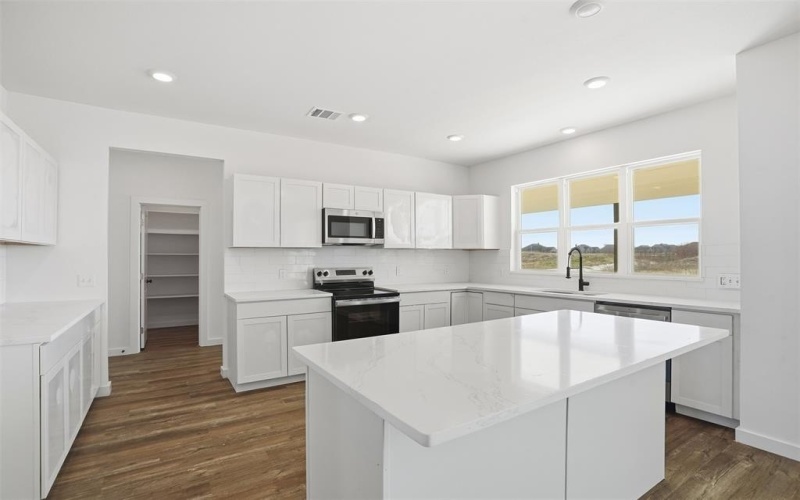 112 Trumpet Court, Paradise, TX 76073, 4 Bedrooms Bedrooms, ,5 BathroomsBathrooms,Residential,For Sale,112 Trumpet Court,0,21101258