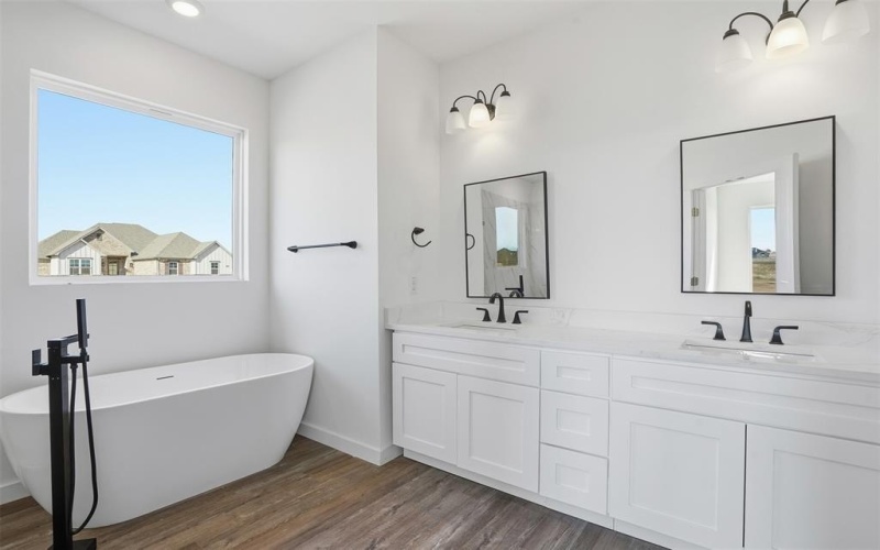 112 Trumpet Court, Paradise, TX 76073, 4 Bedrooms Bedrooms, ,5 BathroomsBathrooms,Residential,For Sale,112 Trumpet Court,0,21101258