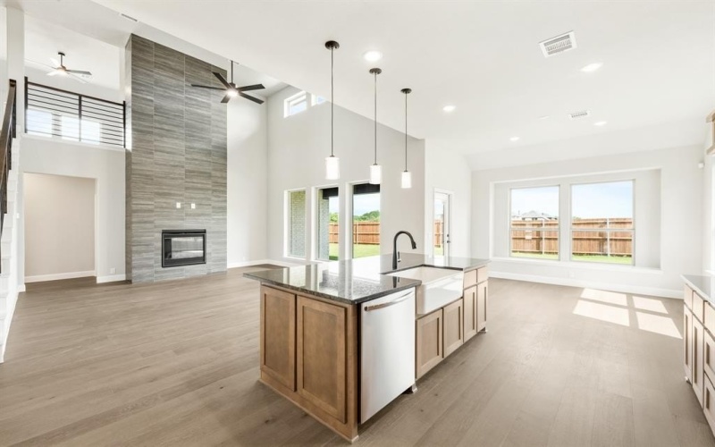 1031 Quincy Drive, Red Oak, TX 75154, 4 Habitaciones Habitaciones , ,5 BañosBaños,Residential,En Venta,1031 Quincy Drive,0,21160248