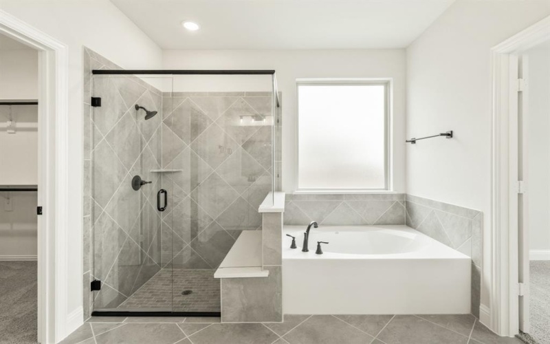 908 Denham Drive, Red Oak, TX 75154, 5 Habitaciones Habitaciones , ,5 BañosBaños,Residential,En Venta,908 Denham Drive,0,21160314