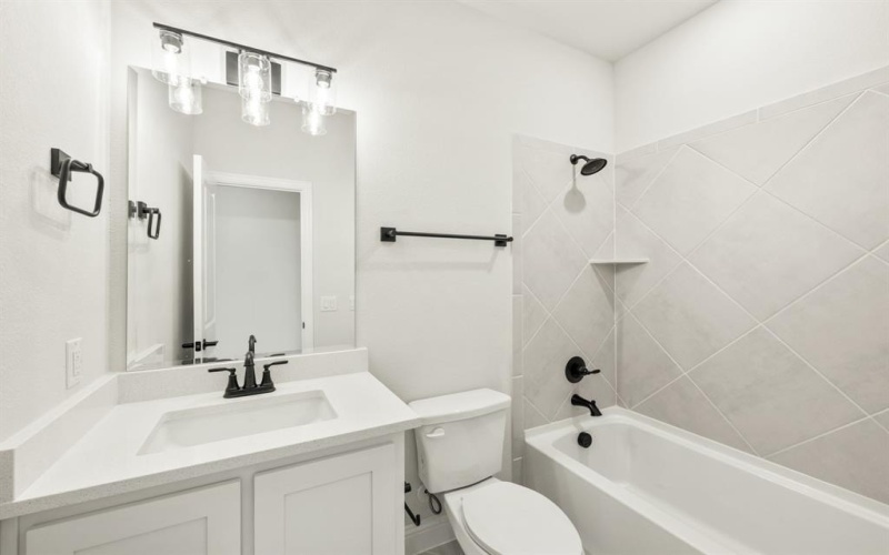 908 Denham Drive, Red Oak, TX 75154, 5 Habitaciones Habitaciones , ,5 BañosBaños,Residential,En Venta,908 Denham Drive,0,21160314