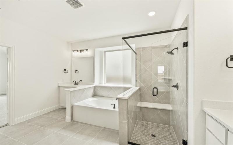 925 Cannes Drive, Red Oak, TX 75154, 4 Bedrooms Bedrooms, ,3 BathroomsBathrooms,Residential,For Sale,925 Cannes Drive,0,21160000