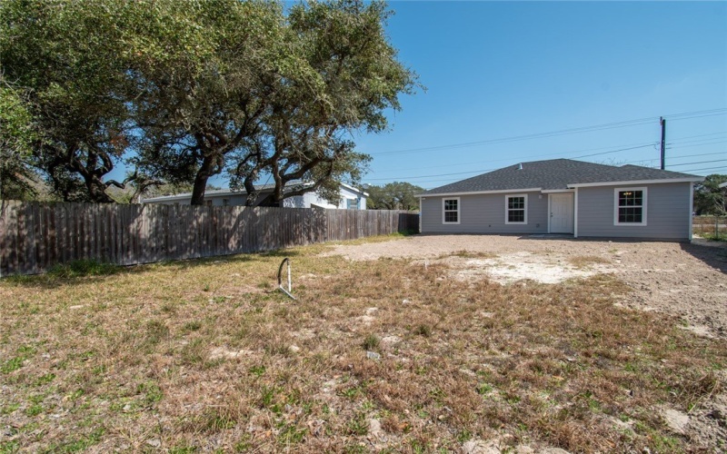 905 N Pearl Street N, Rockport, TX 78382, 3 Bedrooms Bedrooms, ,2 BathroomsBathrooms,Residential,For Sale,905 N Pearl Street N,0,470382