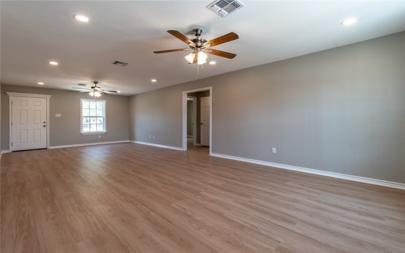 905 N Pearl Street N, Rockport, TX 78382, 3 Bedrooms Bedrooms, ,2 BathroomsBathrooms,Residential,For Sale,905 N Pearl Street N,0,470382