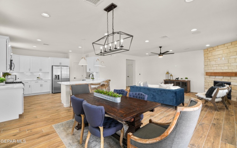 12414 Amesbury Avenue, El Paso, TX 79928, 4 Bedrooms Bedrooms, ,3 BathroomsBathrooms,Residential,For Sale,12414 Amesbury Avenue,0,937030