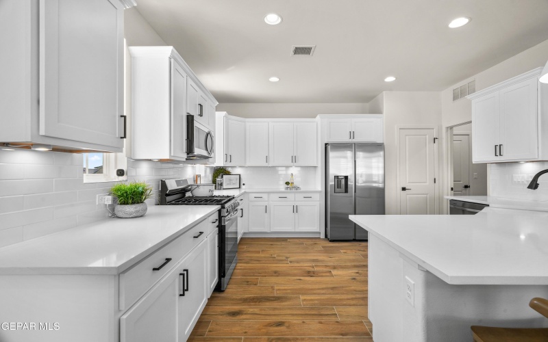 12414 Amesbury Avenue, El Paso, TX 79928, 4 Bedrooms Bedrooms, ,3 BathroomsBathrooms,Residential,For Sale,12414 Amesbury Avenue,0,937030