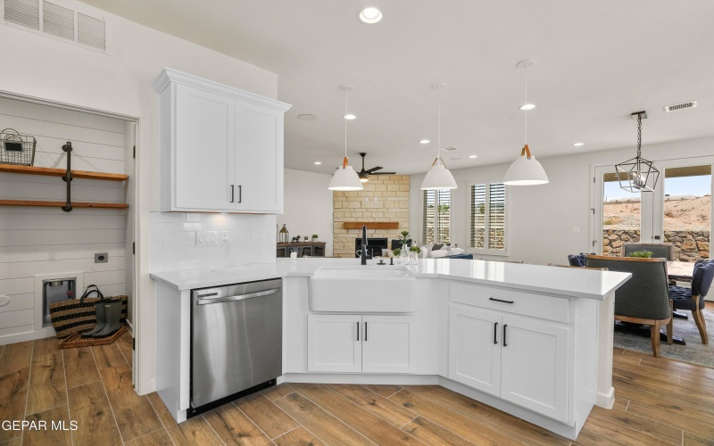 12414 Amesbury Avenue, El Paso, TX 79928, 4 Bedrooms Bedrooms, ,3 BathroomsBathrooms,Residential,For Sale,12414 Amesbury Avenue,0,937030