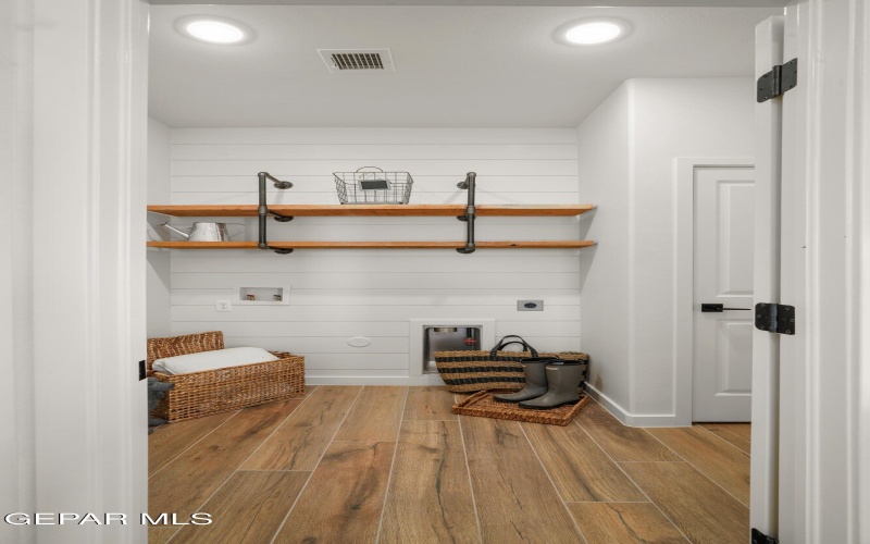 12414 Amesbury Avenue, El Paso, TX 79928, 4 Bedrooms Bedrooms, ,3 BathroomsBathrooms,Residential,For Sale,12414 Amesbury Avenue,0,937030