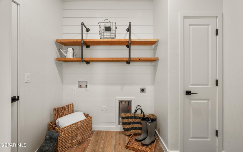 12414 Amesbury Avenue, El Paso, TX 79928, 4 Bedrooms Bedrooms, ,3 BathroomsBathrooms,Residential,For Sale,12414 Amesbury Avenue,0,937030