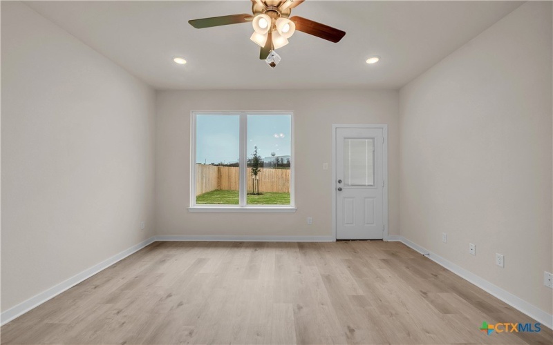 417 University Avenue, Troy, TX 76579, 3 Bedrooms Bedrooms, ,2 BathroomsBathrooms,Residential,For Sale,417 University Avenue,0,596968