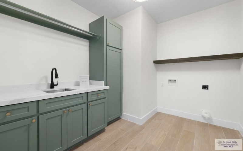 8949 SATURN, BROWNSVILLE, TX 78521, 4 Habitaciones Habitaciones , ,3 BañosBaños,Residential,En Venta,8949 SATURN,0,29771576