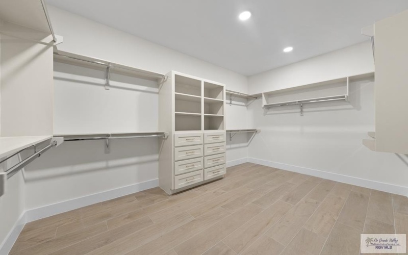 8949 SATURN, BROWNSVILLE, TX 78521, 4 Habitaciones Habitaciones , ,3 BañosBaños,Residential,En Venta,8949 SATURN,0,29771576