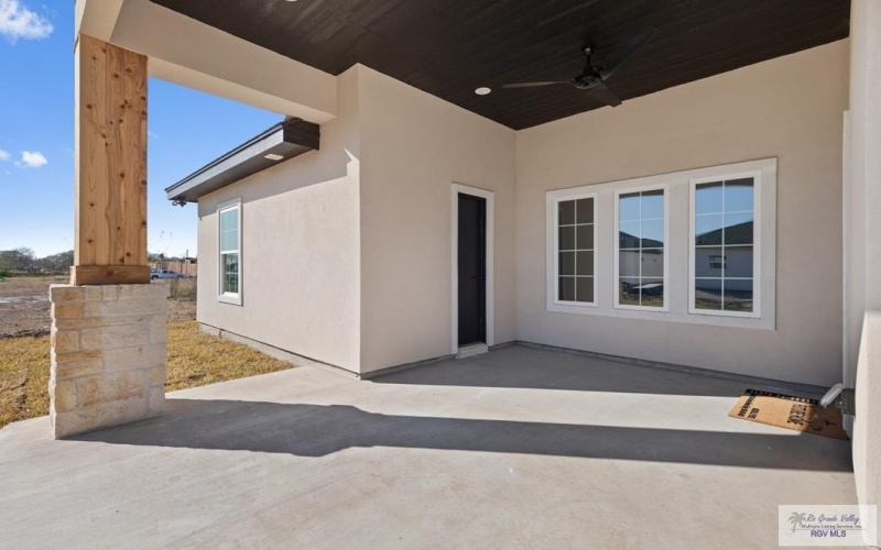 8949 SATURN, BROWNSVILLE, TX 78521, 4 Habitaciones Habitaciones , ,3 BañosBaños,Residential,En Venta,8949 SATURN,0,29771576