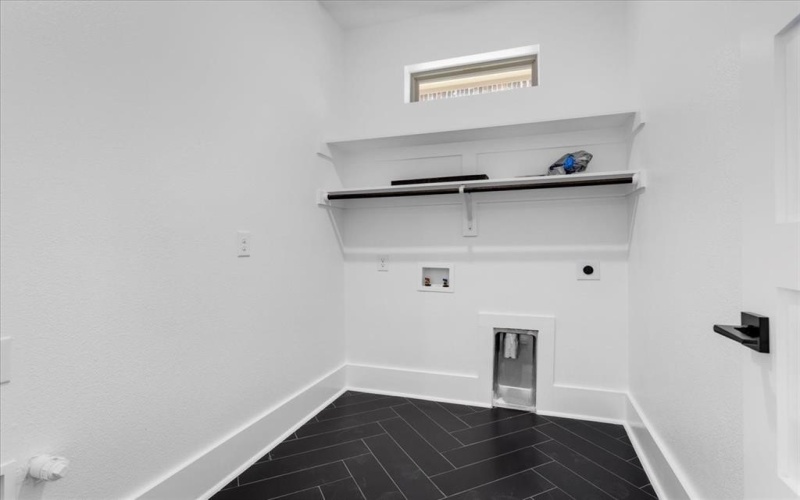 7 Greenway Bend, Pottsboro, TX 75076, 4 Bedrooms Bedrooms, ,3 BathroomsBathrooms,Residential,For Sale,7 Greenway Bend,0,21114443