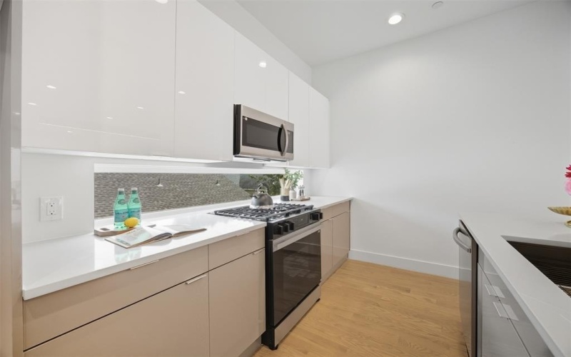 4517 Munger Avenue #105, Dallas, TX 75204, 2 Habitaciones Habitaciones , ,2 BañosBaños,Residential,En Venta,4517 Munger Avenue,0,21161350