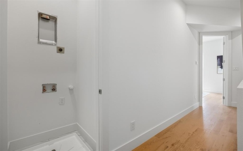 4517 Munger Avenue #101, Dallas, TX 75204, 2 Bedrooms Bedrooms, ,2 BathroomsBathrooms,Residential,For Sale,4517 Munger Avenue,0,21161380