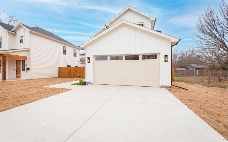 1303 Lela Street, McKinney, TX 75069, 3 Bedrooms Bedrooms, ,2 BathroomsBathrooms,Residential,For Sale,1303 Lela Street,0,21161495