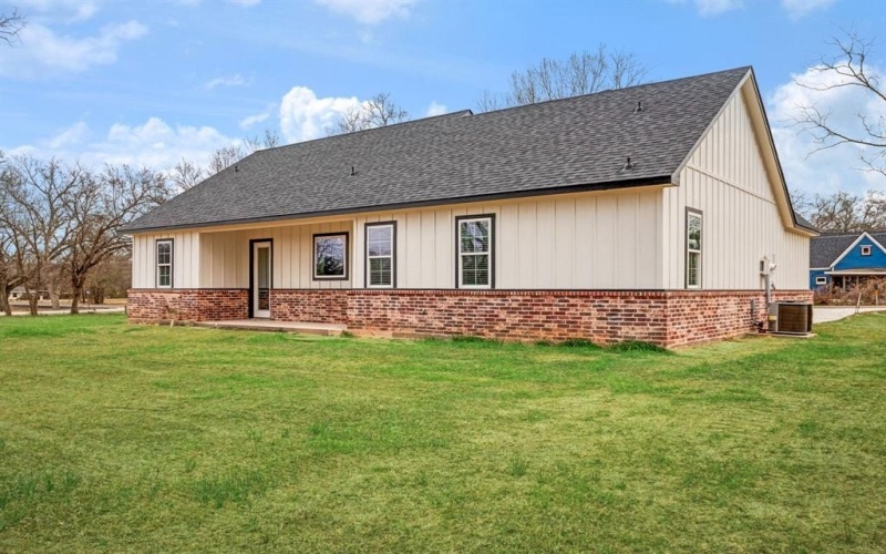 535 E Fairview St, Blossom, TX 75416, 3 Bedrooms Bedrooms, ,2 BathroomsBathrooms,Residential,For Sale,535 E Fairview St,0,21161549