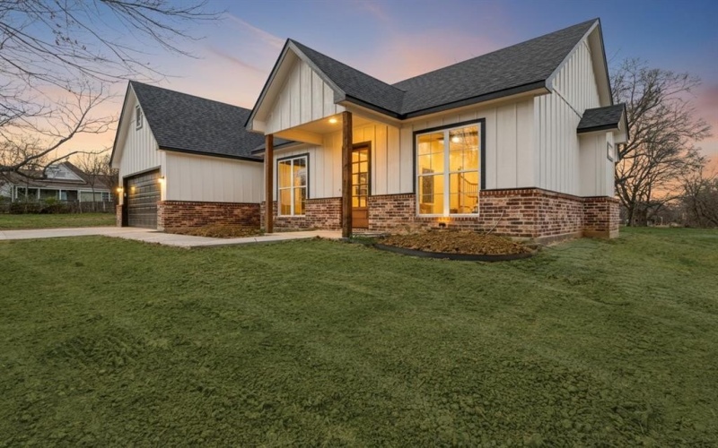 535 E Fairview St, Blossom, TX 75416, 3 Bedrooms Bedrooms, ,2 BathroomsBathrooms,Residential,For Sale,535 E Fairview St,0,21161549