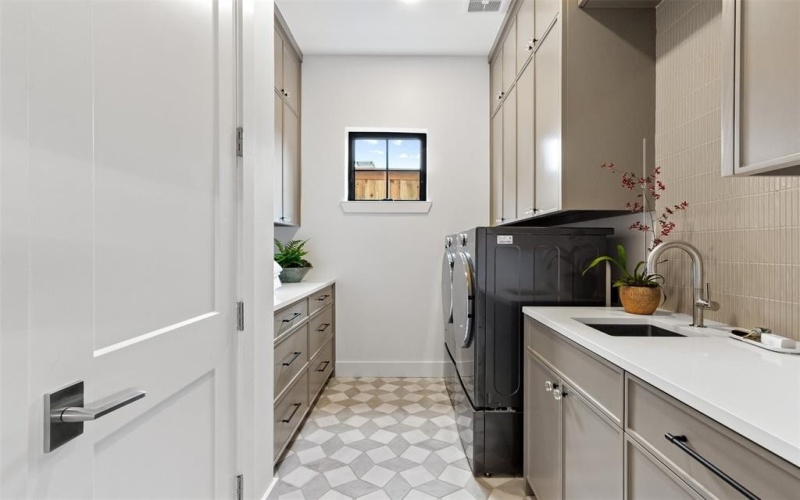 6446 Lange Circle, Dallas, TX 75214, 4 Habitaciones Habitaciones , ,3 BañosBaños,Residential,En Venta,6446 Lange Circle,0,21160229