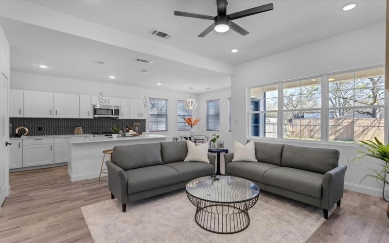 1323 S Montgomery Street, Sherman, TX 75090, 4 Bedrooms Bedrooms, ,2 BathroomsBathrooms,Residential,For Sale,1323 S Montgomery Street,0,21160688