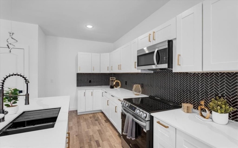 1323 S Montgomery Street, Sherman, TX 75090, 4 Bedrooms Bedrooms, ,2 BathroomsBathrooms,Residential,For Sale,1323 S Montgomery Street,0,21160688