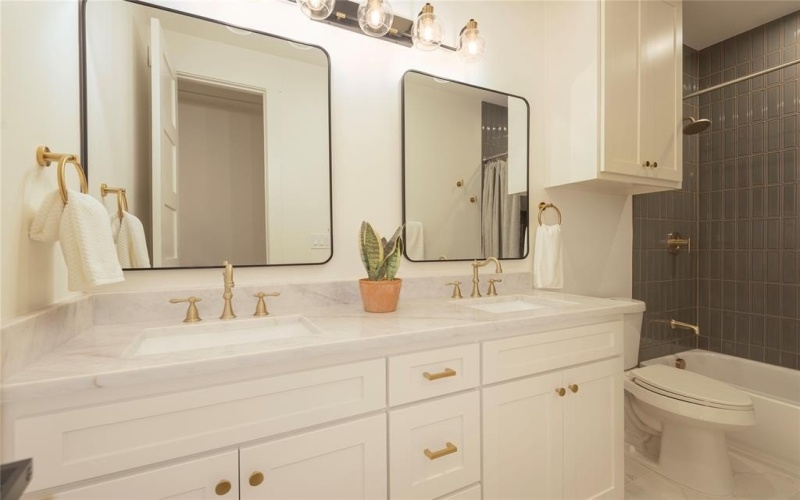 1301 Lela Street, McKinney, TX 75069, 3 Bedrooms Bedrooms, ,2 BathroomsBathrooms,Residential,For Sale,1301 Lela Street,0,21160775