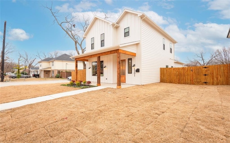 1301 Lela Street, McKinney, TX 75069, 3 Bedrooms Bedrooms, ,2 BathroomsBathrooms,Residential,For Sale,1301 Lela Street,0,21160775