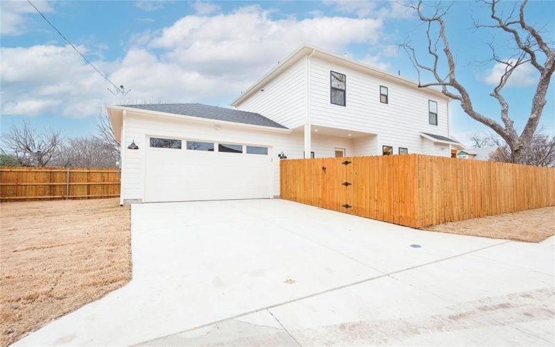 1301 Lela Street, McKinney, TX 75069, 3 Bedrooms Bedrooms, ,2 BathroomsBathrooms,Residential,For Sale,1301 Lela Street,0,21160775