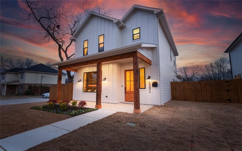 1301 Lela Street, McKinney, TX 75069, 3 Bedrooms Bedrooms, ,2 BathroomsBathrooms,Residential,For Sale,1301 Lela Street,0,21160775