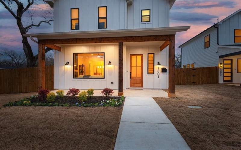 1301 Lela Street, McKinney, TX 75069, 3 Bedrooms Bedrooms, ,2 BathroomsBathrooms,Residential,For Sale,1301 Lela Street,0,21160775