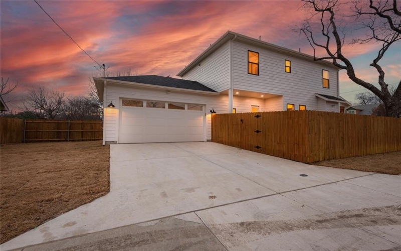 1301 Lela Street, McKinney, TX 75069, 3 Bedrooms Bedrooms, ,2 BathroomsBathrooms,Residential,For Sale,1301 Lela Street,0,21160775