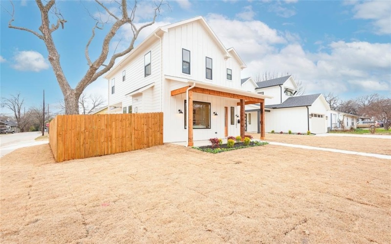 1301 Lela Street, McKinney, TX 75069, 3 Bedrooms Bedrooms, ,2 BathroomsBathrooms,Residential,For Sale,1301 Lela Street,0,21160775