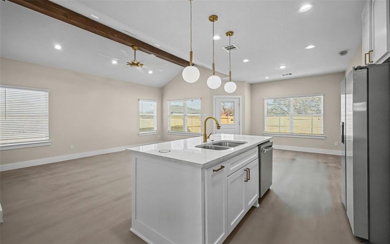 2201 Comet Trail, Granbury, TX 76048, 3 Bedrooms Bedrooms, ,2 BathroomsBathrooms,Residential,For Sale,2201 Comet Trail,0,21160857