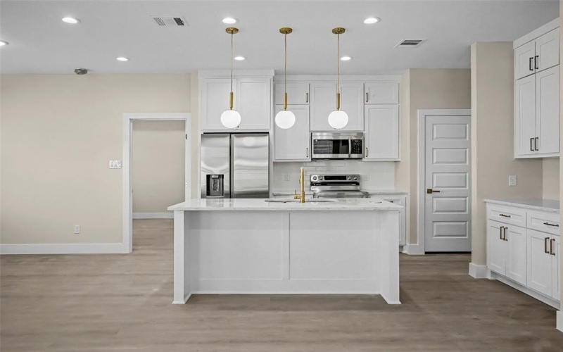 2201 Comet Trail, Granbury, TX 76048, 3 Bedrooms Bedrooms, ,2 BathroomsBathrooms,Residential,For Sale,2201 Comet Trail,0,21160857