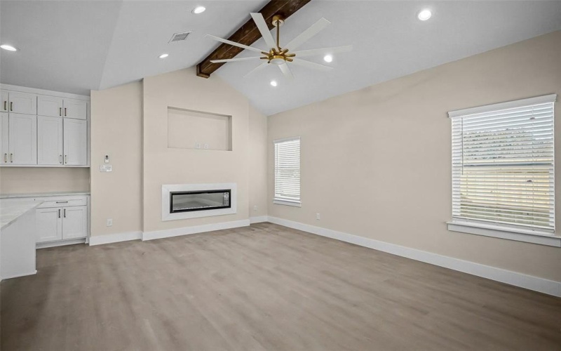 2201 Comet Trail, Granbury, TX 76048, 3 Bedrooms Bedrooms, ,2 BathroomsBathrooms,Residential,For Sale,2201 Comet Trail,0,21160857