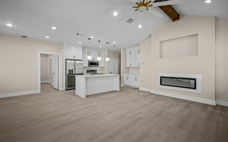 2201 Comet Trail, Granbury, TX 76048, 3 Bedrooms Bedrooms, ,2 BathroomsBathrooms,Residential,For Sale,2201 Comet Trail,0,21160857