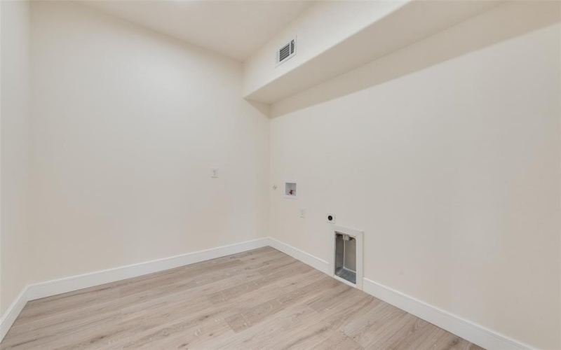 4128 Pluto Street, Dallas, TX 75212, 4 Bedrooms Bedrooms, ,3 BathroomsBathrooms,Residential,For Sale,4128 Pluto Street,0,21160931