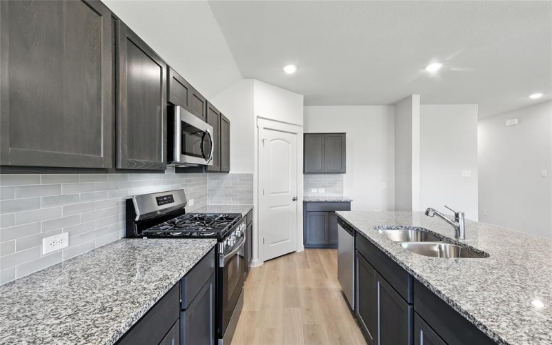 129 John Laurens Drive, Venus, TX 76084, 3 Bedrooms Bedrooms, ,2 BathroomsBathrooms,Residential,For Sale,129 John Laurens Drive,0,21161070