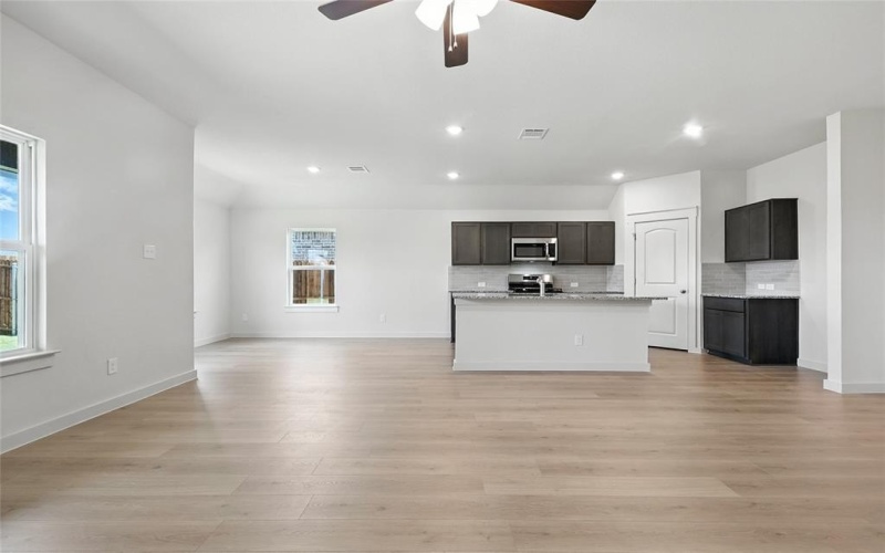 129 John Laurens Drive, Venus, TX 76084, 3 Bedrooms Bedrooms, ,2 BathroomsBathrooms,Residential,For Sale,129 John Laurens Drive,0,21161070