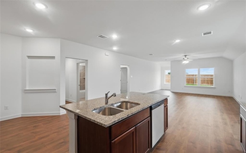 124 Patrick Henry Drive, Venus, TX 76084, 5 Habitaciones Habitaciones , ,3 BañosBaños,Residential,En Venta,124 Patrick Henry Drive,0,21161146