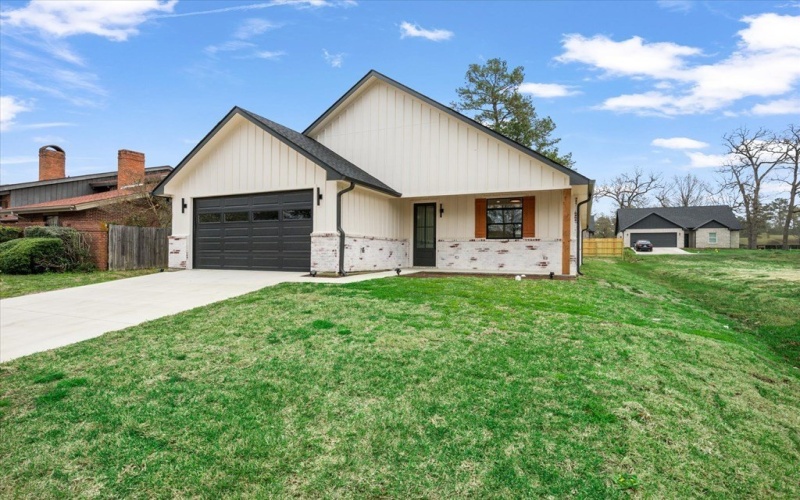 911 Augusta Drive, Lufkin, TX 75901, 3 Bedrooms Bedrooms, ,2 BathroomsBathrooms,Residential,For Sale,911 Augusta Drive,5104062