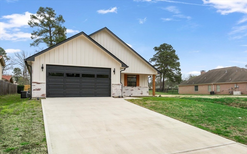 911 Augusta Drive, Lufkin, TX 75901, 3 Bedrooms Bedrooms, ,2 BathroomsBathrooms,Residential,For Sale,911 Augusta Drive,5104062