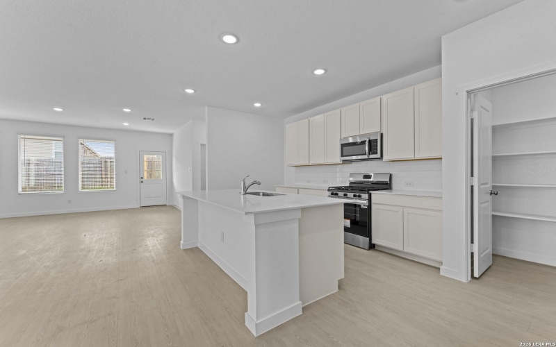 2323 Fort Davis Pass, Marion, TX 78124, 4 Habitaciones Habitaciones , ,3 BañosBaños,Residential,En Venta,2323 Fort Davis Pass,0,1935918